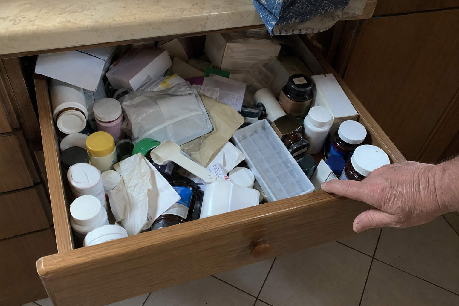 Un cassetto pieno di vecchi tentativi abbandonati
